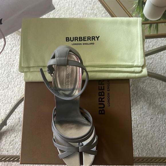 Burberry Woman's Heel - Picture 3 of 7